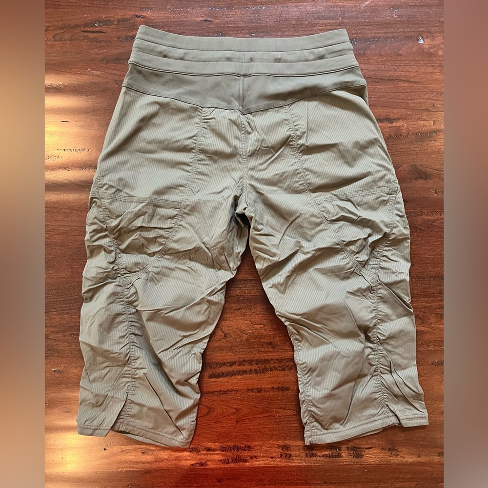 Lululemon Dance studio Capri Pants - Picture 3 of 4